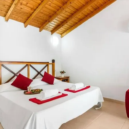 101 Bright With Pool View * Playa Feñabe