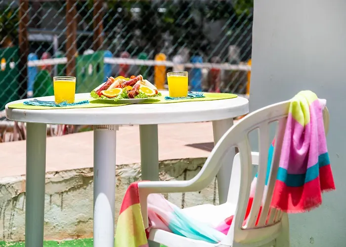 101 Bright With Pool View شقة