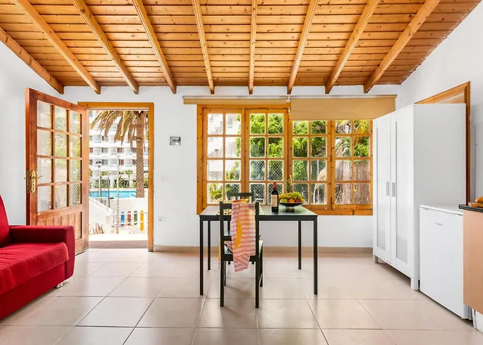 101 Bright With Pool View *