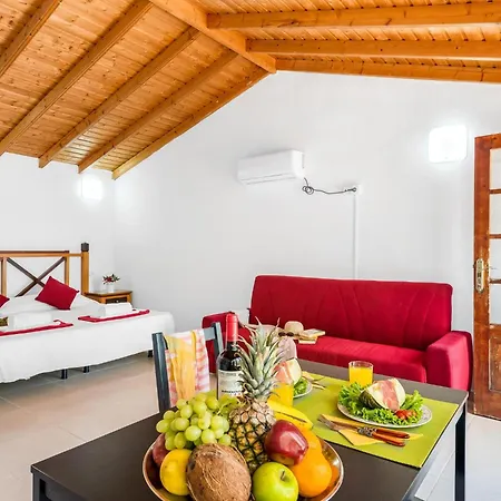 101 Bright With Pool View דירה